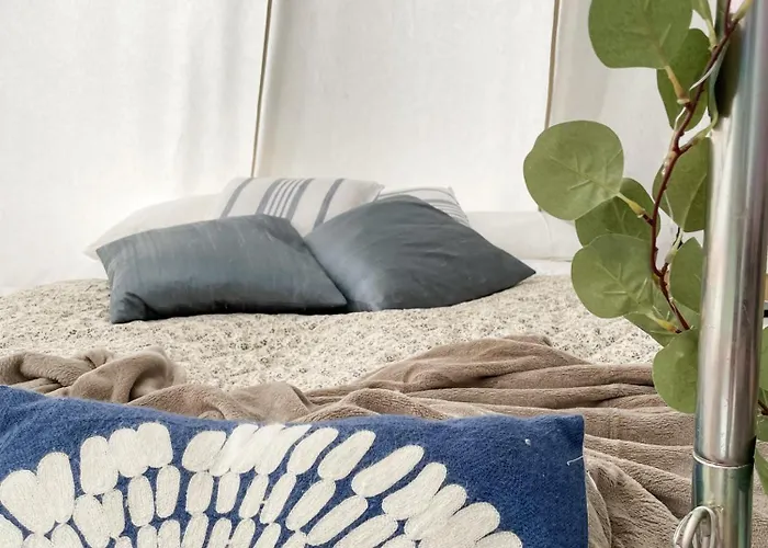 Glamping Kalhagen Luxury tent Vangsbygd