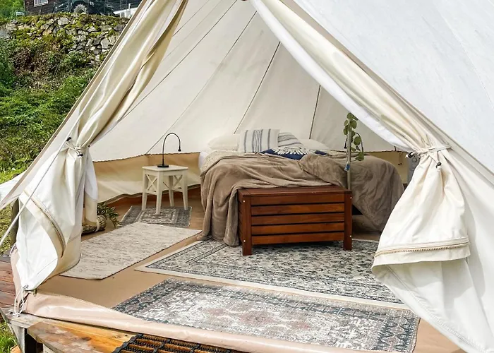 Glamping Kalhagen ラグジュアリーテント